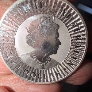 AUSTRALIAN KANGAROO SILVER COIN. 2016. 1 oz 9999 silver. 1 DOLLAR. ELIZABETH II